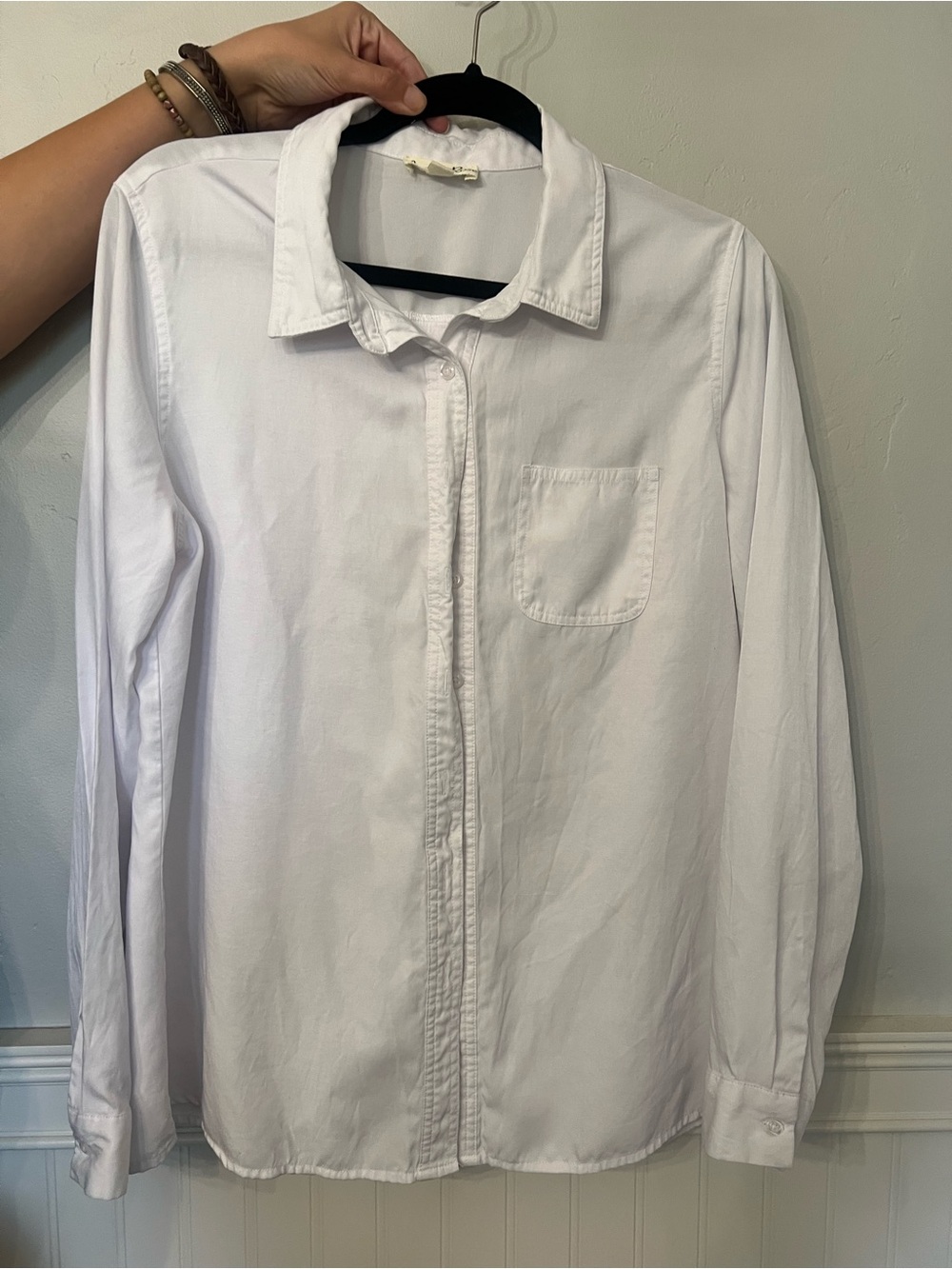 Classic White Long-Sleeve women’s Shirt